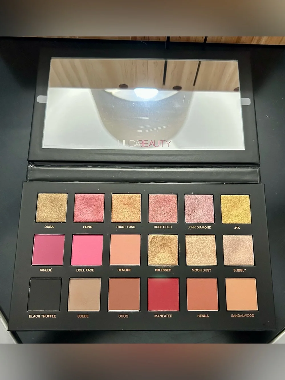 HUDA BEAUTY remastered rich